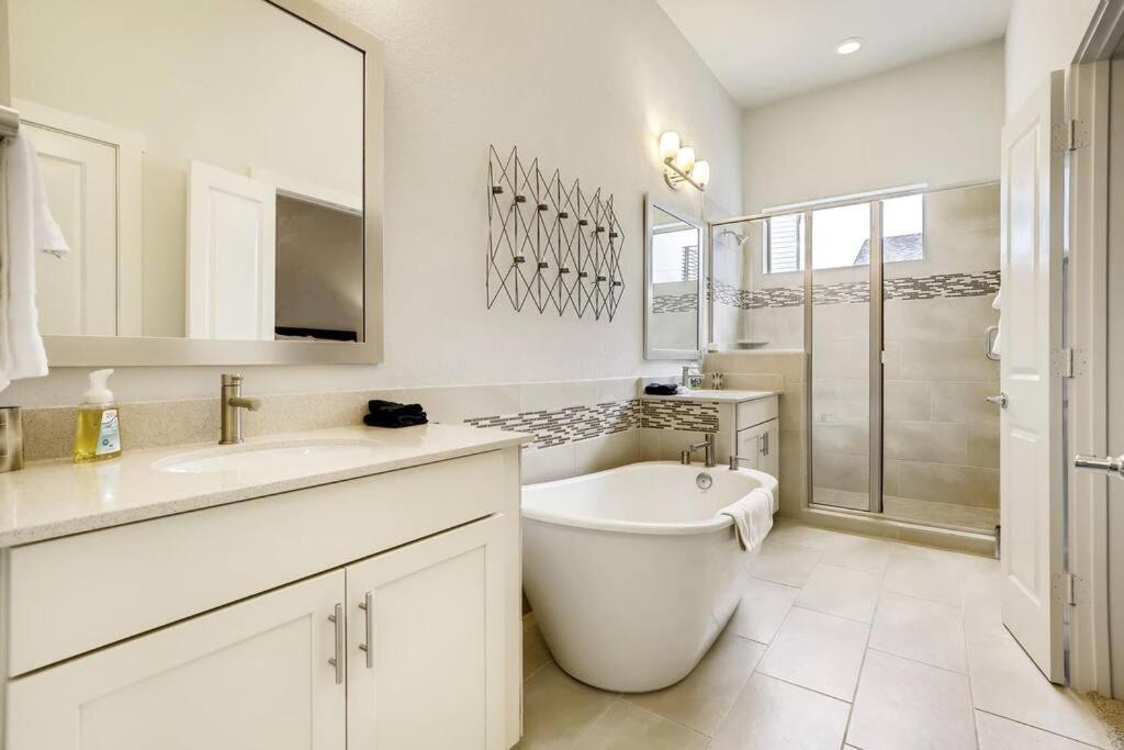 Gorgeous 4 Bed Home On St Mary'S - Minutes To Riverwalk/Pearl San Antonio Extérieur photo