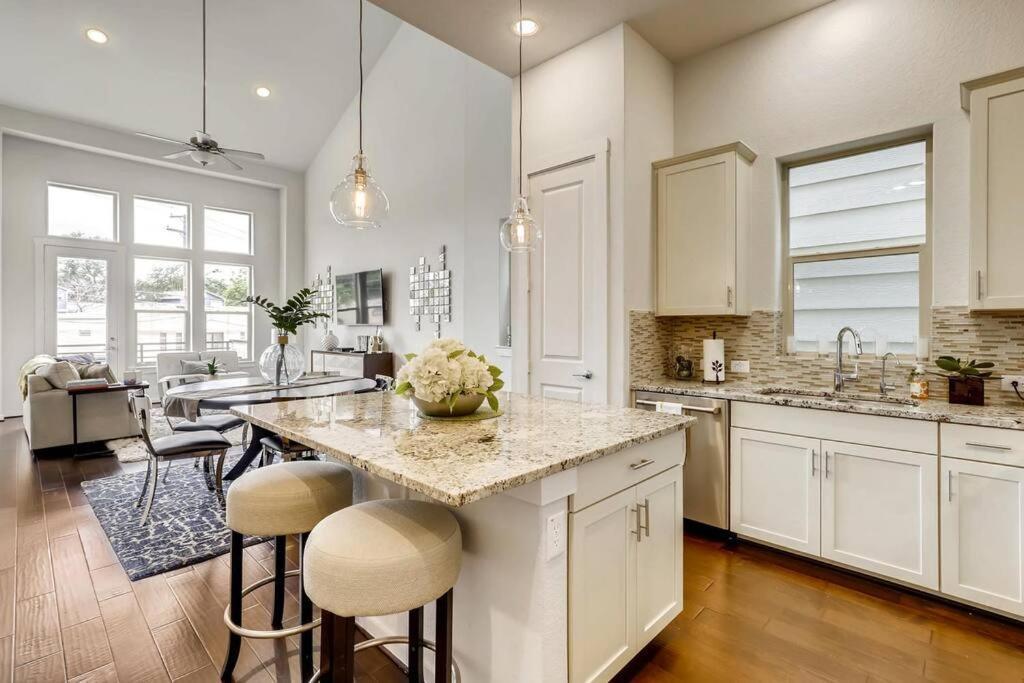 Gorgeous 4 Bed Home On St Mary'S - Minutes To Riverwalk/Pearl San Antonio Extérieur photo