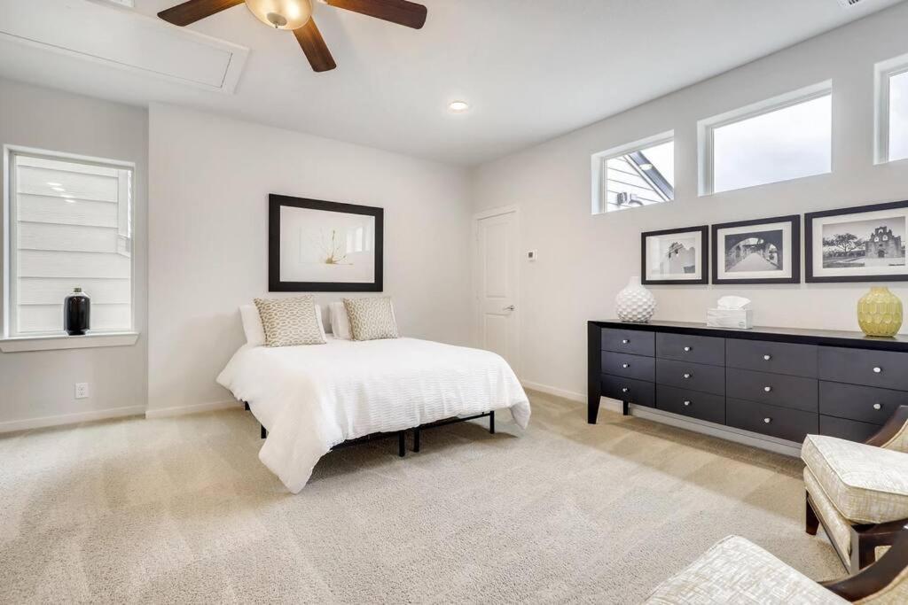 Gorgeous 4 Bed Home On St Mary'S - Minutes To Riverwalk/Pearl San Antonio Extérieur photo