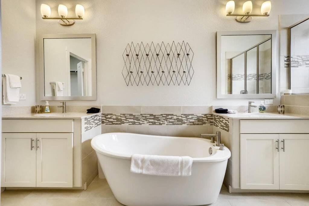 Gorgeous 4 Bed Home On St Mary'S - Minutes To Riverwalk/Pearl San Antonio Extérieur photo
