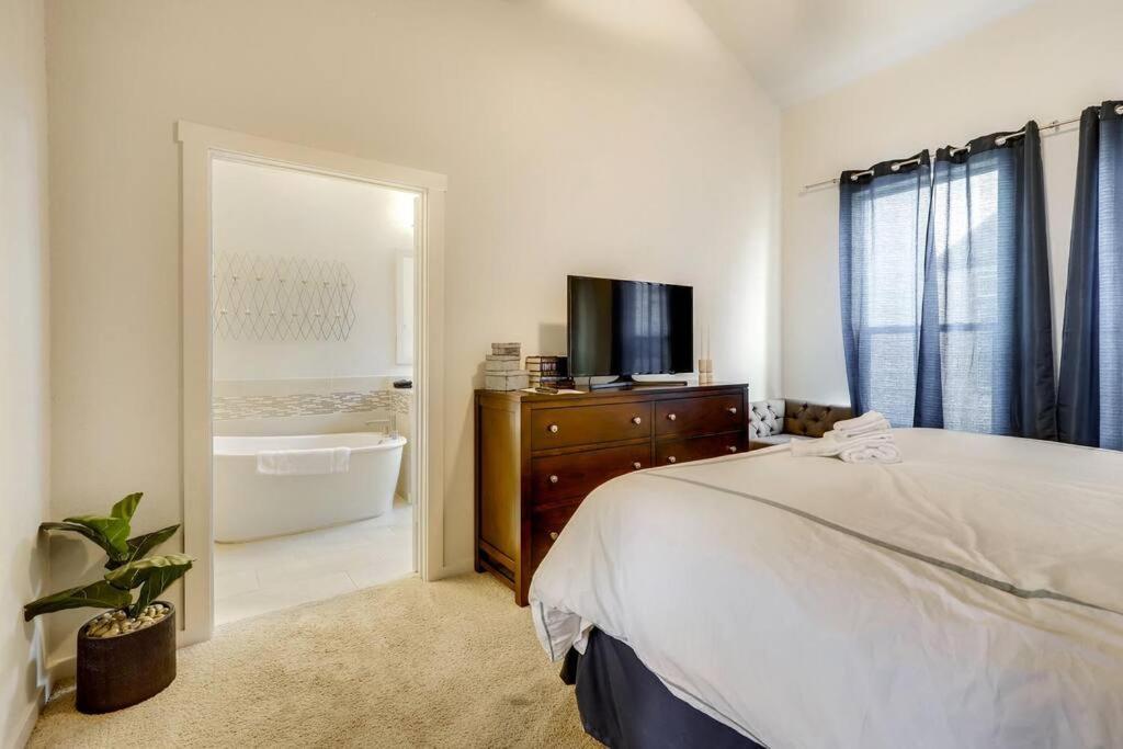 Gorgeous 4 Bed Home On St Mary'S - Minutes To Riverwalk/Pearl San Antonio Extérieur photo
