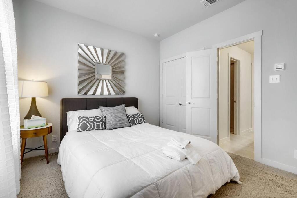 Gorgeous 4 Bed Home On St Mary'S - Minutes To Riverwalk/Pearl San Antonio Extérieur photo